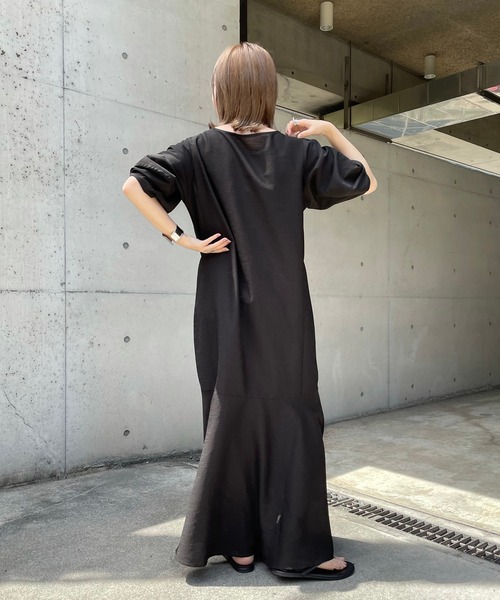 DouDou(ドゥドゥ)の「【WEB限定】バルーンスリーブ裾切替ワンピース(ワンピース・レディース・ブラック/ブルー/ライトベージュ・FREE)」の7枚目の写真