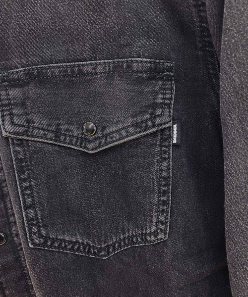 DIESEL（ディーゼル）の「ウォッシュ加工長袖デニムシャツ　D-ROOKE（シャツ/ブラウス・メンズ・ブラック/インディゴブルー・S/L/X-SMALL/M/XL/XXL）」の6枚目の写真