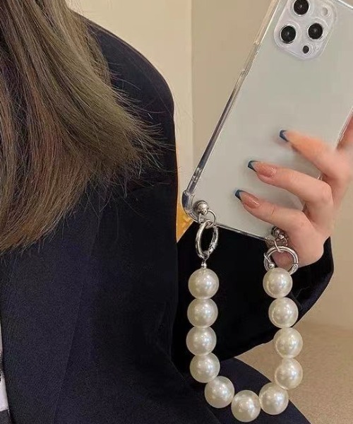 MANGROVE（マングローブ）の「パールチェーンストラップ クリアiPhoneケース（スマホケース/カバー・レディース・クリア・D/A/B/E/C）」の7枚目の写真