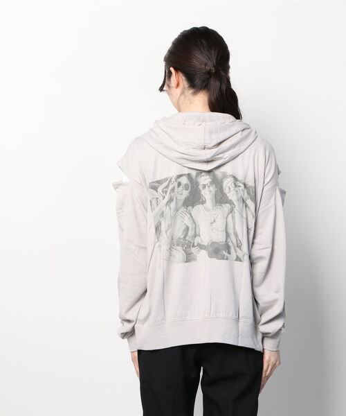 AS KNOW AS PINKY(アズノゥアズピンキー)の「ベストフレンズ肩見せパーカー(パーカー・レディース・チャコールグレー/グレー・FREE)」の6枚目の写真