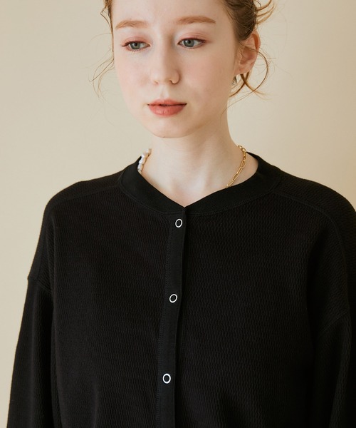 MADEMOISELLE ROPE'（マドモアゼル ロペ）の「【セット対応】ハニカムスナップボタンカーディガン（カーディガン/ボレロ・レディース・ブラック/オフホワイト/オレンジ・38）」の13枚目の写真