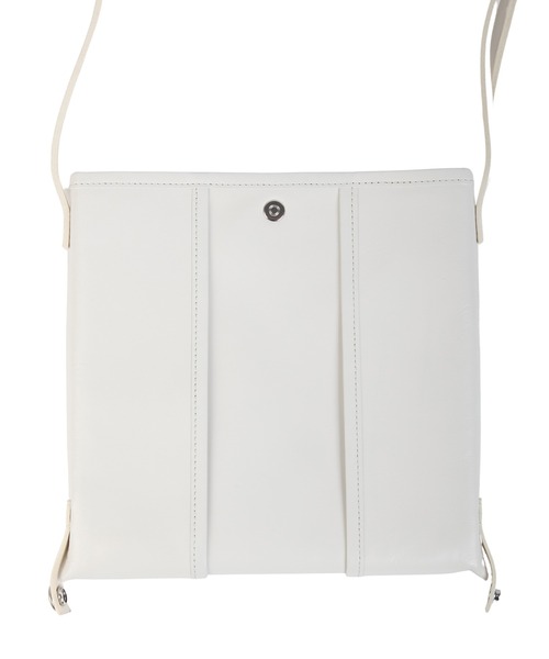 beautiful people（ビューティフルピープル）の「beautiful people “LINING LOGO POCKET”ミニレザーバッグ（ショルダーバッグ・レディース・オフホワイト・FREE）」の5枚目の写真