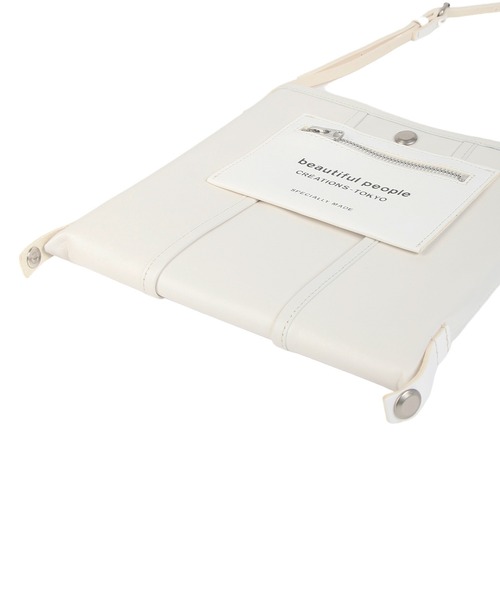 beautiful people（ビューティフルピープル）の「beautiful people “LINING LOGO POCKET”ミニレザーバッグ（ショルダーバッグ・レディース・オフホワイト・FREE）」の7枚目の写真