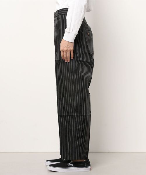 VIKTOR&ROLF（ヴィクター&ロルフ）の「VIKTOR&ROLF(ヴィクター＆ロルフ)ナッツボタンストライプパンツ/BLACK & WHITE STRIPED TROUSERS（その他パンツ・メンズ・ブラック・46/48/50）」の8枚目の写真
