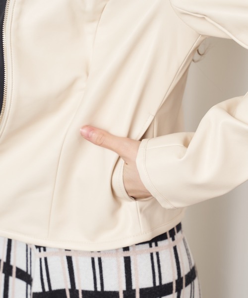 MIIA（ミーア）の「ハートカラージャケット（ノーカラージャケット・レディース・ブラック/ベージュ・FREE）」の5枚目の写真