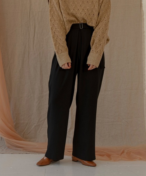 lawgy(ラウジー)の「tuck straight belt set pants / タックストレートベルトセットパンツ(その他パンツ・レディース・ホワイト/ブラック/ブルーグレー・FREE)」の9枚目の写真