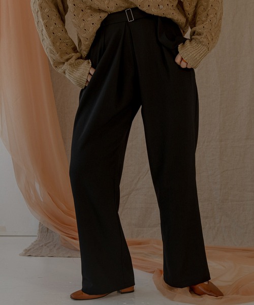 lawgy(ラウジー)の「tuck straight belt set pants / タックストレートベルトセットパンツ(その他パンツ・レディース・ホワイト/ブラック/ブルーグレー・FREE)」の11枚目の写真