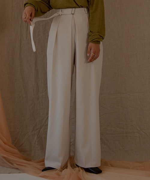 lawgy(ラウジー)の「tuck straight belt set pants / タックストレートベルトセットパンツ(その他パンツ・レディース・ホワイト/ブラック/ブルーグレー・FREE)」の6枚目の写真