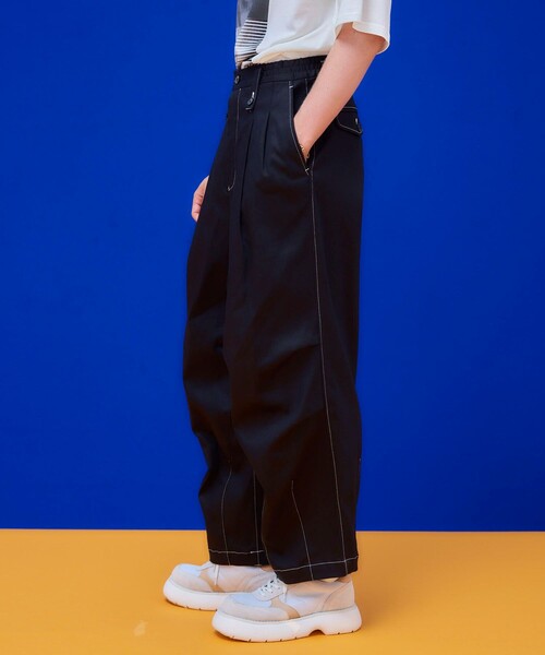 UNITED TOKYO（ユナイテッドトウキョウ）の「スヴィンデニムバルーンPT（デニムパンツ・メンズ・ブラック/インディゴブルー・2/1）」の21枚目の写真