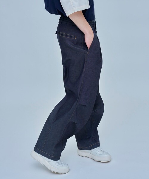 UNITED TOKYO（ユナイテッドトウキョウ）の「スヴィンデニムバルーンPT（デニムパンツ・メンズ・ブラック/インディゴブルー・2/1）」の4枚目の写真