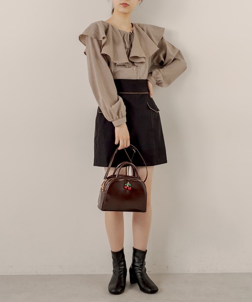 OLIVE des OLIVE（オリーブデオリーブ）の「ケープカラーラッフルブラウス（シャツ/ブラウス・レディース・ブラウン/オフホワイト/ライトベージュ・FREE）」の11枚目の写真