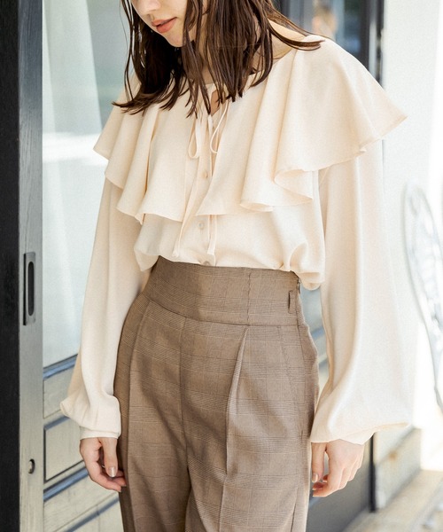 OLIVE des OLIVE（オリーブデオリーブ）の「ケープカラーラッフルブラウス（シャツ/ブラウス・レディース・ブラウン/オフホワイト/ライトベージュ・FREE）」の7枚目の写真