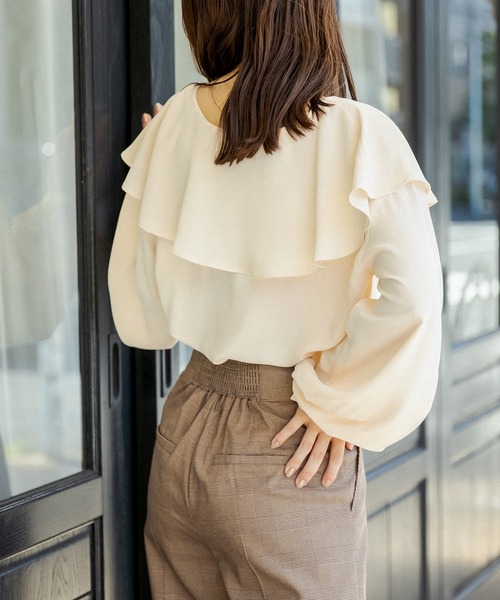 OLIVE des OLIVE（オリーブデオリーブ）の「ケープカラーラッフルブラウス（シャツ/ブラウス・レディース・ブラウン/オフホワイト/ライトベージュ・FREE）」の14枚目の写真