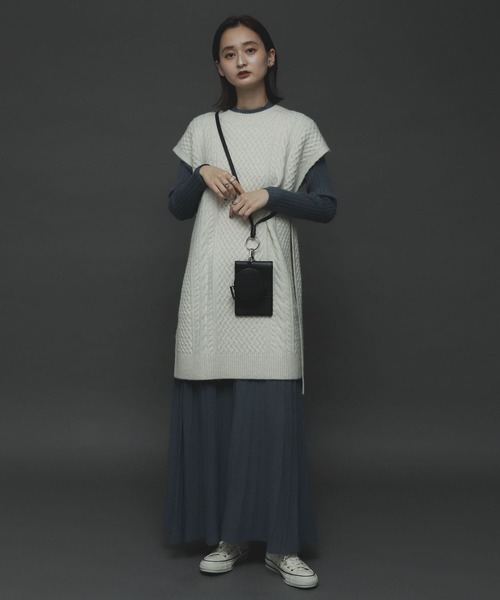 SENSE OF PLACE by URBAN RESEARCH（センスオブプレイスバイアーバンリサーチ）の「ストレッチアルパカケーブルロングベスト（ベスト・レディース・ブラック/アイボリー/ピンクベージュ・ONE）」の9枚目の写真