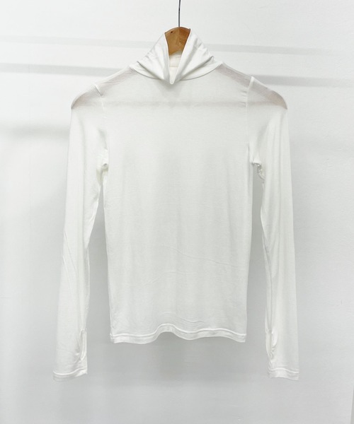 CEMONEMO(セモネモ)の「指穴 タートルネック ロンT / インナーカットソー(Tシャツ/カットソー・レディース・ベージュ/スカイブルー/ブラウン/ブラック/グレー/アイボリー・FREE)」の2枚目の写真