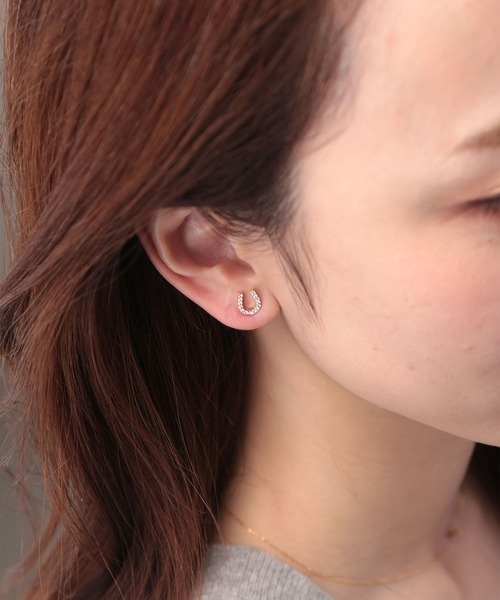 Manon's Selection(マノンズセレクション)の「馬蹄モチーフキャッチピアス(ピアス(両耳用)・レディース・ゴールド/シルバー・ONE SIZE)」の9枚目の写真