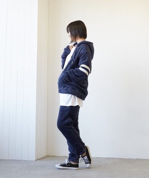 VIBGYOR(ヴィブジョー)の「VIBGYOR Select/ソフトシャギーボアパンツ(BL)(その他パンツ・レディース・チャコールグレー/ブラック/ベージュ/ネイビー・MEDIUM/LARGE)」の7枚目の写真