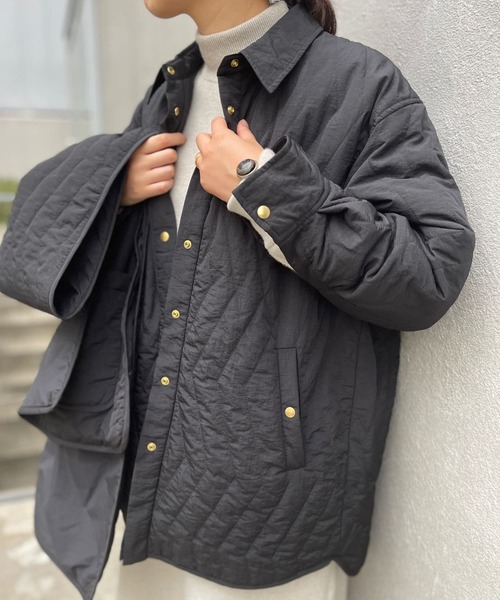 BEARDSLEY(ビアズリー)の「軽くてあたたかい ストールとあわせて人気 キルトCPOジャケット(ブルゾン・レディース・ブラック/アイボリー・FREE)」の2枚目の写真