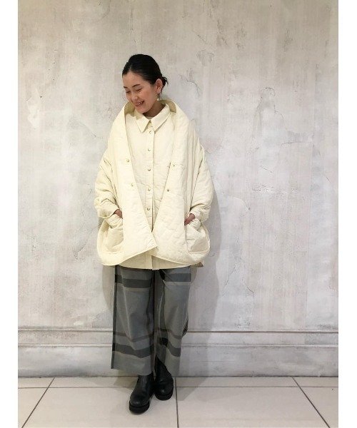BEARDSLEY(ビアズリー)の「軽くてあたたかい ストールとあわせて人気 キルトCPOジャケット(ブルゾン・レディース・ブラック/アイボリー・FREE)」の13枚目の写真