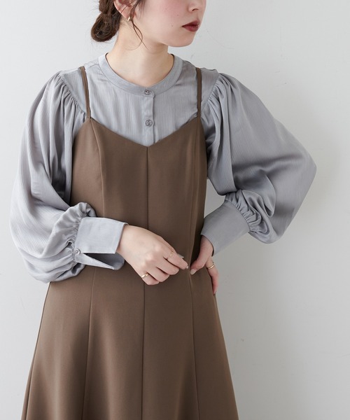 natural couture(ナチュラルクチュール)の「【WEB限定カラー有り】ヨーク×ギャザーデザイン2WAYブラウス(シャツ/ブラウス・レディース・ベージュ/グレー/アイボリー/その他1/その他2・FREE)」の2枚目の写真