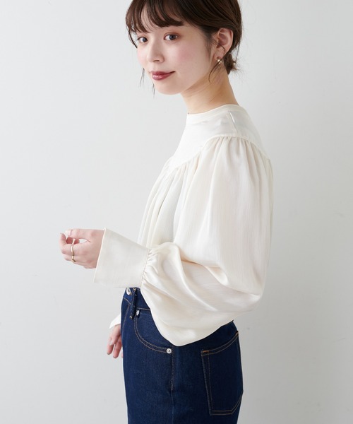 natural couture(ナチュラルクチュール)の「【WEB限定カラー有り】ヨーク×ギャザーデザイン2WAYブラウス(シャツ/ブラウス・レディース・ベージュ/グレー/アイボリー/その他1/その他2・FREE)」の18枚目の写真