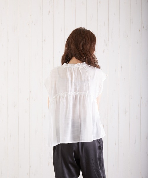 VIBGYOR（ヴィブジョー）の「スラブガーゼフレンチスリーブギャザーBL(AS)（シャツ/ブラウス・レディース・ホワイト/ラベンダー/グリーン/グレイッシュベージュ・FREE）」の21枚目の写真