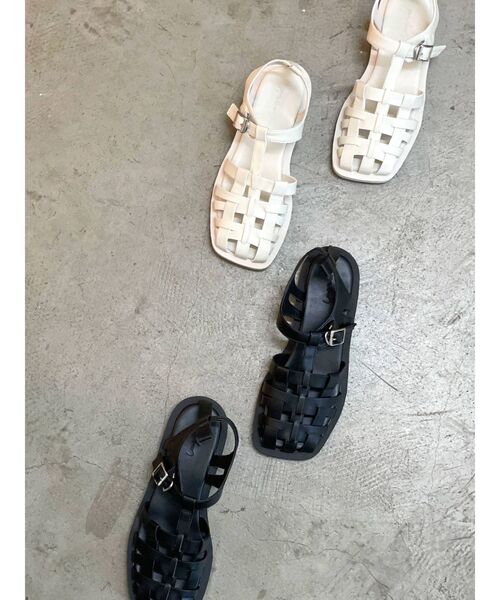 Ungrid（アングリッド）の「フェイクレザーグルカサンダル（サンダル・レディース・ブラック/オフホワイト・S/M/L）」の3枚目の写真