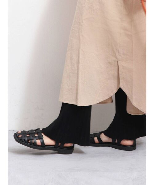 Ungrid（アングリッド）の「フェイクレザーグルカサンダル（サンダル・レディース・ブラック/オフホワイト・S/M/L）」の5枚目の写真