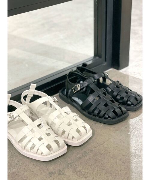 Ungrid（アングリッド）の「フェイクレザーグルカサンダル（サンダル・レディース・ブラック/オフホワイト・S/M/L）」の6枚目の写真