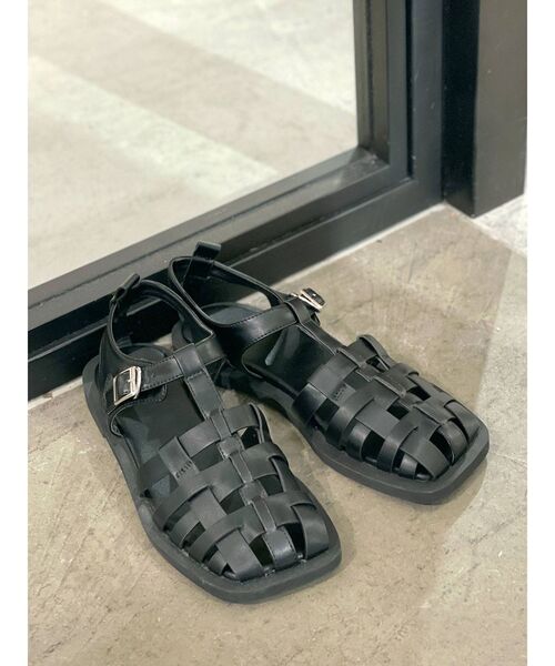 Ungrid（アングリッド）の「フェイクレザーグルカサンダル（サンダル・レディース・ブラック/オフホワイト・S/M/L）」の7枚目の写真