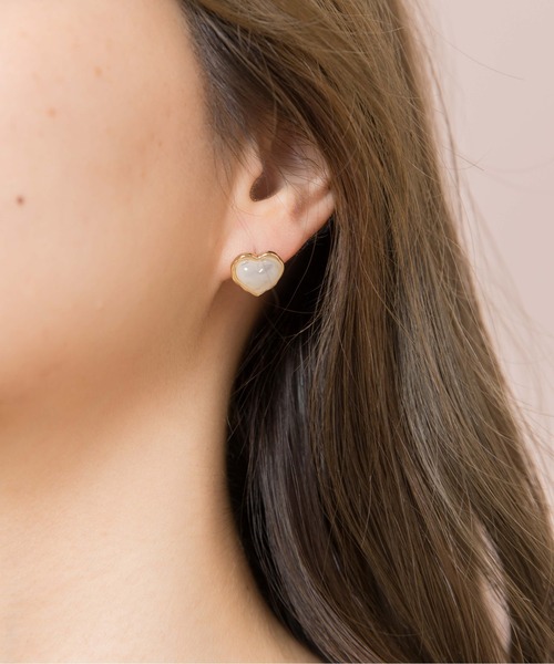 flower（フラワー）の「ジェムハートイヤリング（イヤリング・レディース・ゴールド・FREE）」の2枚目の写真