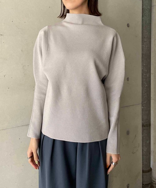 CAPRICIEUX LE'MAGE（カプリシューレマージュ）の「バナナ2重織プルオーバー（ニット/セーター・レディース・ブラック/グレー/オフホワイト・FREE）」の4枚目の写真