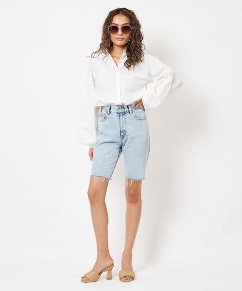 SPIRALGIRL(スパイラルガール)の「カットオフハーフデニムパンツ(デニムパンツ・レディース・ライトブルー・SMALL/MEDIUM)」の12枚目の写真