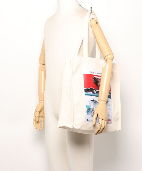 ehka sopo（エヘカソポ）の「『E.T.』ポスターアートトートバッグ（トートバッグ・レディース・レッド/オフホワイト・ﾌﾘ-）」の22枚目の写真
