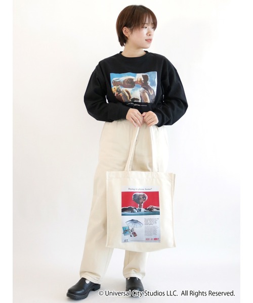 ehka sopo（エヘカソポ）の「『E.T.』ポスターアートトートバッグ（トートバッグ・レディース・レッド/オフホワイト・ﾌﾘ-）」の3枚目の写真