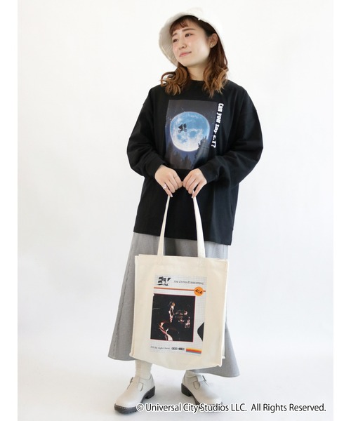 ehka sopo（エヘカソポ）の「『E.T.』ポスターアートトートバッグ（トートバッグ・レディース・レッド/オフホワイト・ﾌﾘ-）」の6枚目の写真