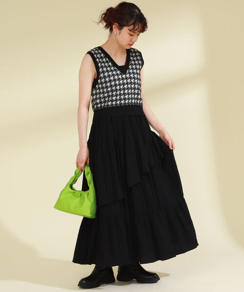 Ray BEAMS（レイビームス）の「Ray BEAMS / チドリ ジャカード Vネック ベスト（ベスト・レディース・ブラック/サックスブルー・ONE SIZE）」の14枚目の写真