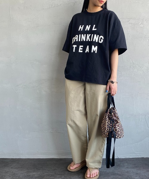 FUNG（ファング）の「[FUNG/ファング] DRINKING カットオフプリントTシャツ（Tシャツ/カットソー・レディース・ホワイト/ブラック・L）」の2枚目の写真