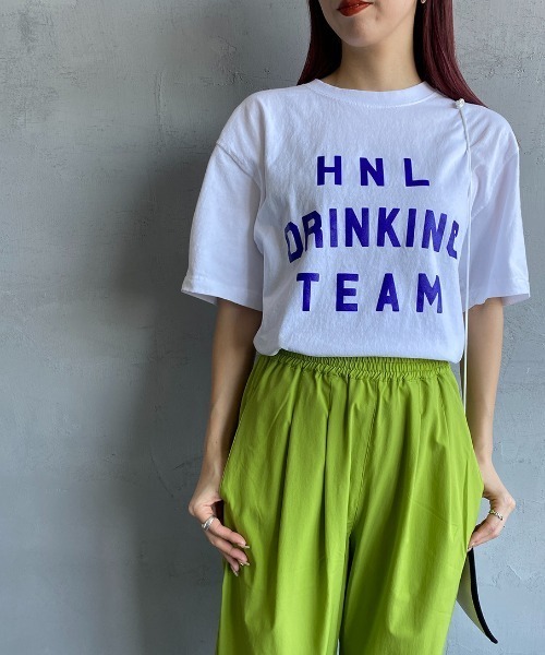 FUNG（ファング）の「[FUNG/ファング] DRINKING カットオフプリントTシャツ（Tシャツ/カットソー・レディース・ホワイト/ブラック・L）」の6枚目の写真