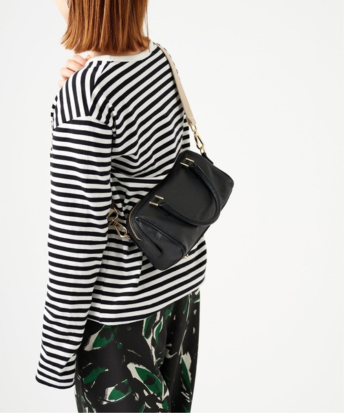 AULENTTI（オウレンティ）の「《WEB限定追加2》【AULENTTI/オウレンティ】レザーショルダーバッグ（ショルダーバッグ・レディース・ブラック・FREE）」の16枚目の写真