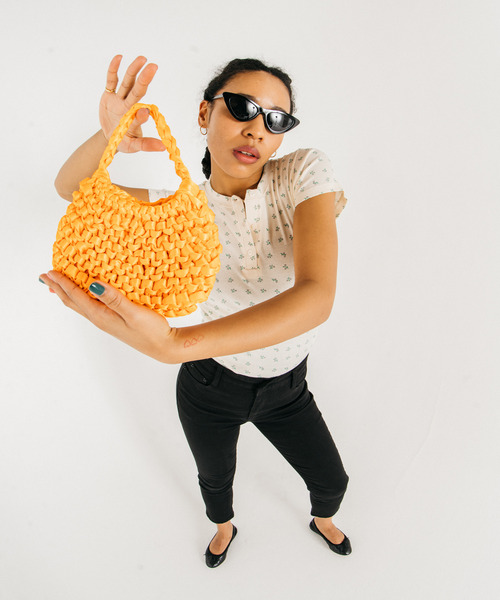 GIMME GIMME(ギミーギミー)の「【GIMME GIMME】Ribbon knitting mini bag gima22s003(ハンドバッグ・レディース・オレンジ/ライトグリーン/ライトブルー/ブラック・FREE)」の12枚目の写真