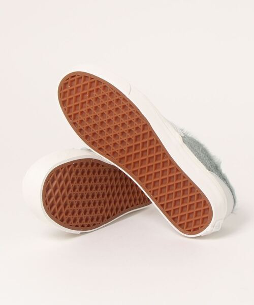 And A(アンドエー)の「VANS ヴァンズ / CLASSIC SLIP-ON 98 DX PW クラシックスリッポン レザー配色切り替えハラコ ローカットスニーカー / VN0A5KREB0P(スリッポン・レディース・ライトグレー・23.5cm/24.5cm/24cm/23cm)」の3枚目の写真