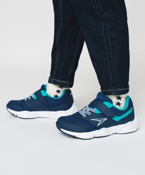 瞬足（シュンソク）の「【瞬足】別注コラボスニーカー（スニーカー・キッズ・ネイビー/オフホワイト/ブラック・19cm/21cm/17cm/16cm/20cm/18cm）」の3枚目の写真