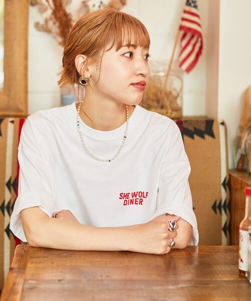 FREAK'S STORE(フリークスストア)の「WEB限定 SHE WOLF DINER×FREAK'S STORE/シーウルフダイナー 別注 ビッグシルエット バックプリントTシャツ(Tシャツ/カットソー・メンズ・ホワイト/アッシュグレー・SMALL/MEDIUM/LARGE)」の18枚目の写真