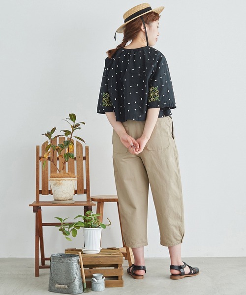 chambre de charme（シャンブルドゥシャーム）の「●石ころドットとお花刺繍 ブラウス（シャツ/ブラウス・レディース・ブラック・FREE）」の16枚目の写真