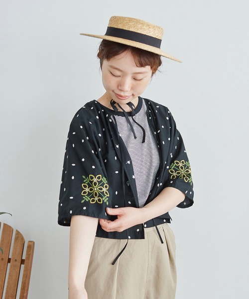 chambre de charme（シャンブルドゥシャーム）の「●石ころドットとお花刺繍 ブラウス（シャツ/ブラウス・レディース・ブラック・FREE）」の19枚目の写真