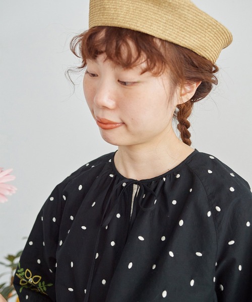 chambre de charme（シャンブルドゥシャーム）の「●石ころドットとお花刺繍 ブラウス（シャツ/ブラウス・レディース・ブラック・FREE）」の18枚目の写真