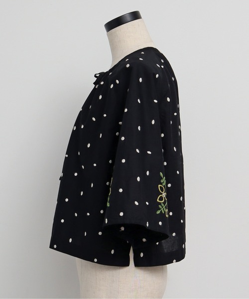chambre de charme（シャンブルドゥシャーム）の「●石ころドットとお花刺繍 ブラウス（シャツ/ブラウス・レディース・ブラック・FREE）」の9枚目の写真