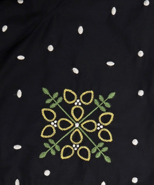 chambre de charme（シャンブルドゥシャーム）の「●石ころドットとお花刺繍 ブラウス（シャツ/ブラウス・レディース・ブラック・FREE）」の13枚目の写真