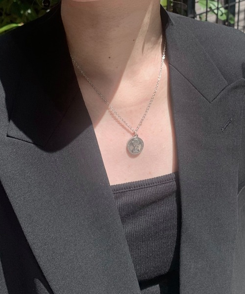 Confirm（コンファーム）の「トップ付き モチーフ チャーム シルバーチェーンネックレス【Confirm】（ネックレス・メンズ・E/A/I/B/J/D/L/G/F/C/K/H/M/N/O/Q/P/R・FREE）」の18枚目の写真